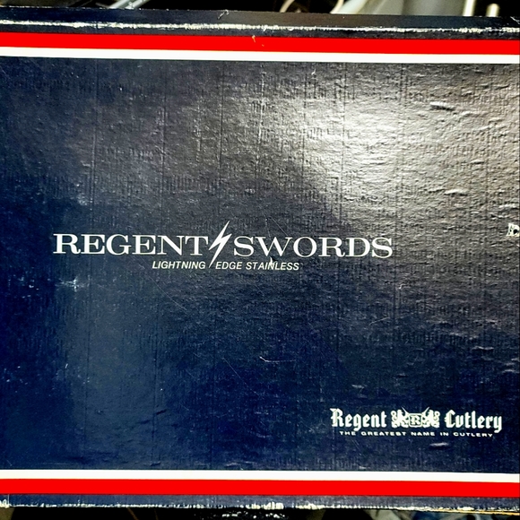 Regent Swords Carving Set - Picture 2 of 2